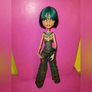 Monster high Cleo De Nile doll with shoes price firm